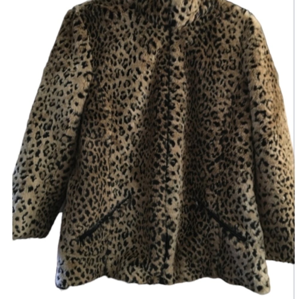 FAUX FUR WHITE STAG LEOPARD COAT SIZE 1X